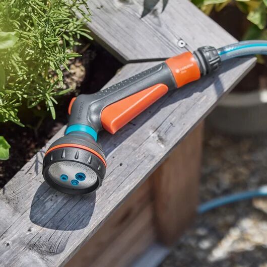 Gardena 18371-20 Classic Çok Fonksiyonlu Tabanca ve Stoplu Hortum Adaptörü Seti