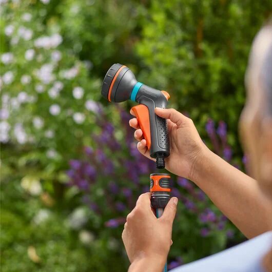Gardena 18371-20 Classic Çok Fonksiyonlu Tabanca ve Stoplu Hortum Adaptörü Seti