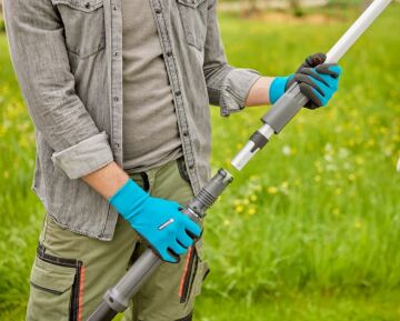 Gardena 14776-20 Akülü Teleskopik Yüksek Dal Makası HighCut 360/18V P4A Set