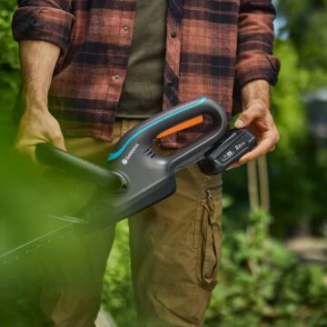 Gardena 14735-55 Çit Kesme Makinesi EasyCut 55/18V (akü hariç)