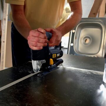 CAT DX5310 550Watt Profesyonel Devir Ayarlı Dekupaj Testere + DA06901 10 Parça Testere Ucu